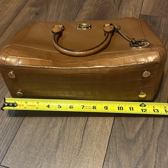 Michael Kors kellen satchel leather purse - Picture 10 of 11